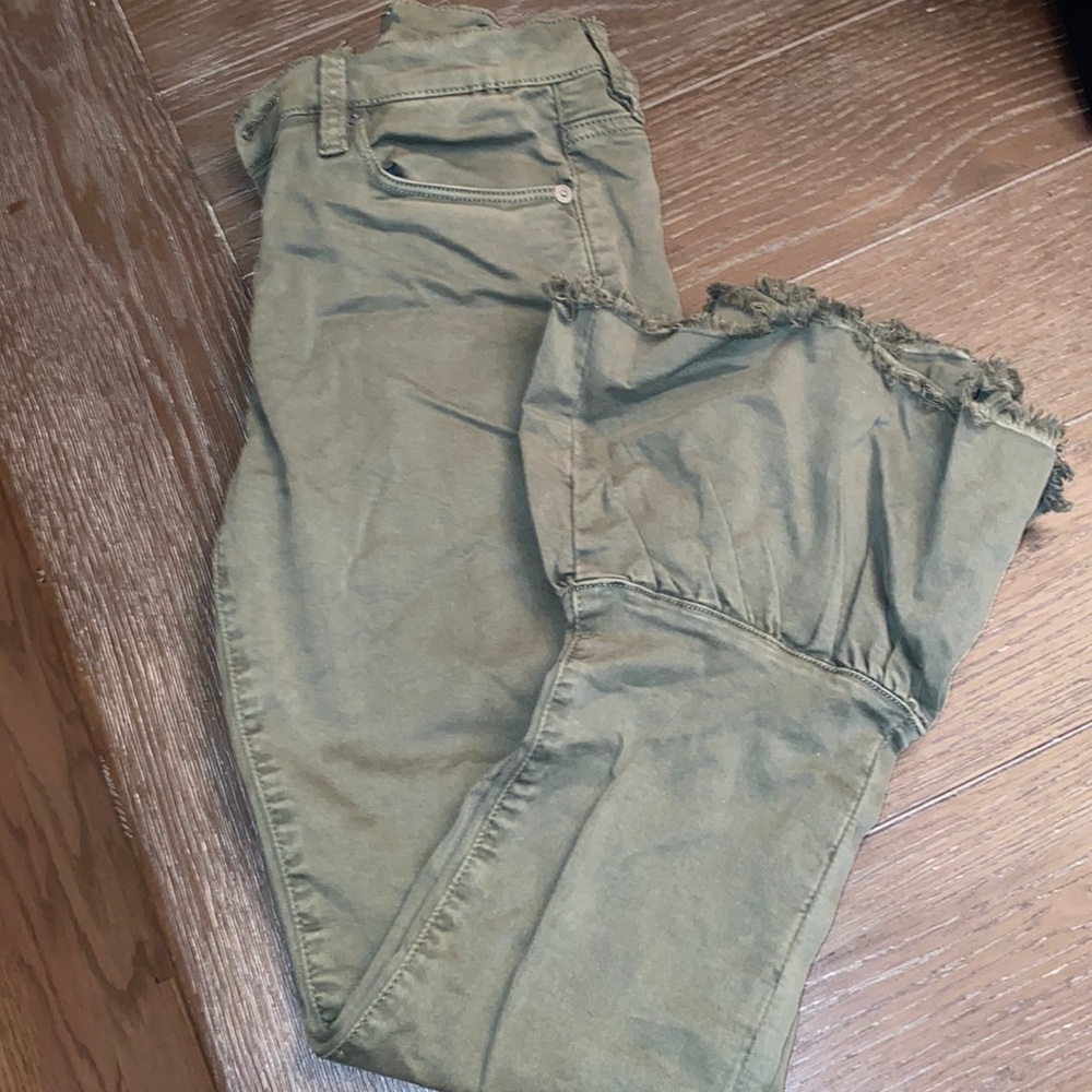 BLANK NYC the reade crop in olive green size 27